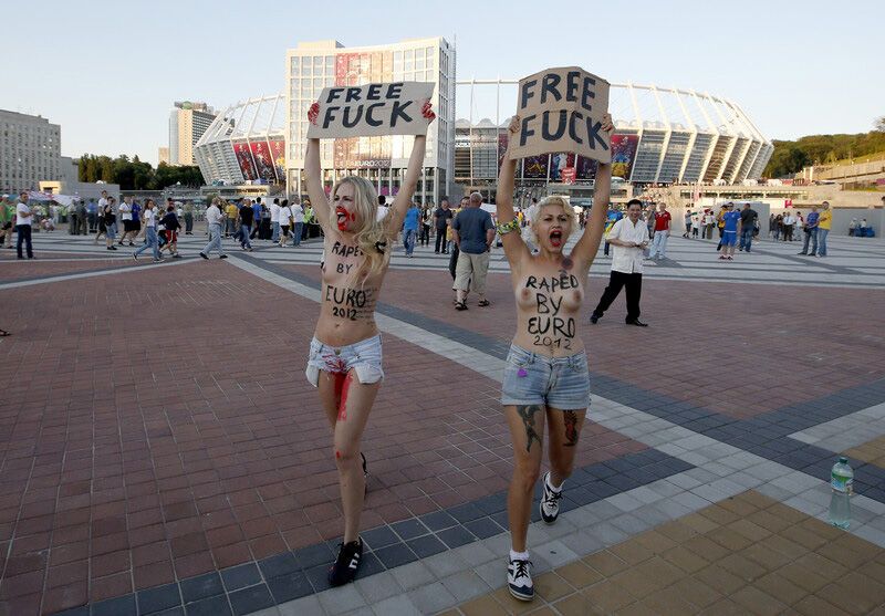 Femen снова разделись в Киеве