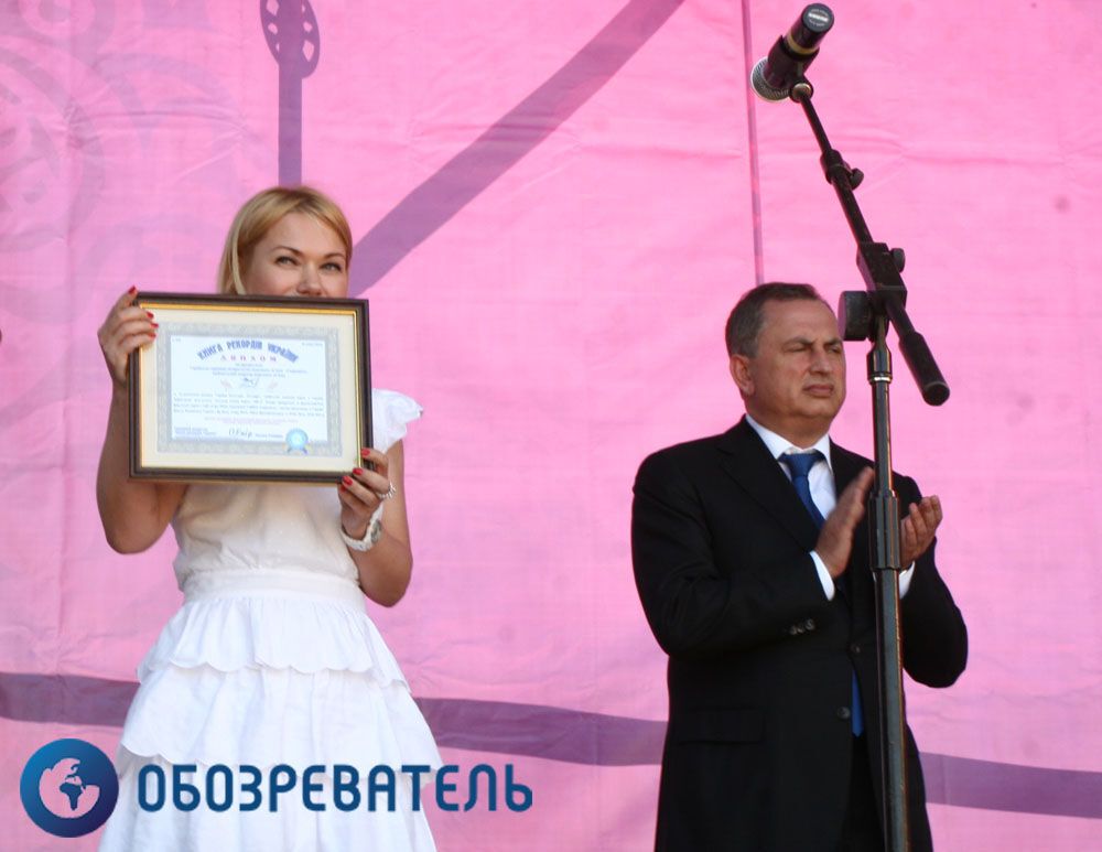 На Софійській площі зібрали гігантську марку-пазл