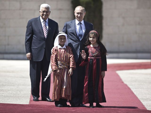 У ході візиту Путіна Аббас назвав його ім'ям вулицю у Віфлеємі