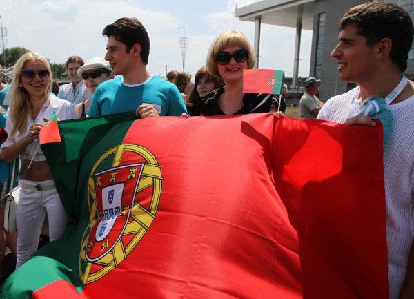 В Донецк прилетела сборная Португалии