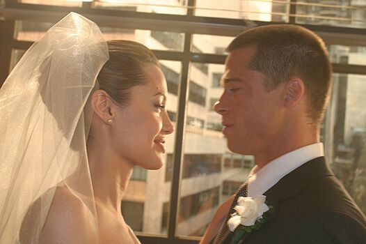 Свадебные снимки Джоли и Питта захватили Интернет. Фото