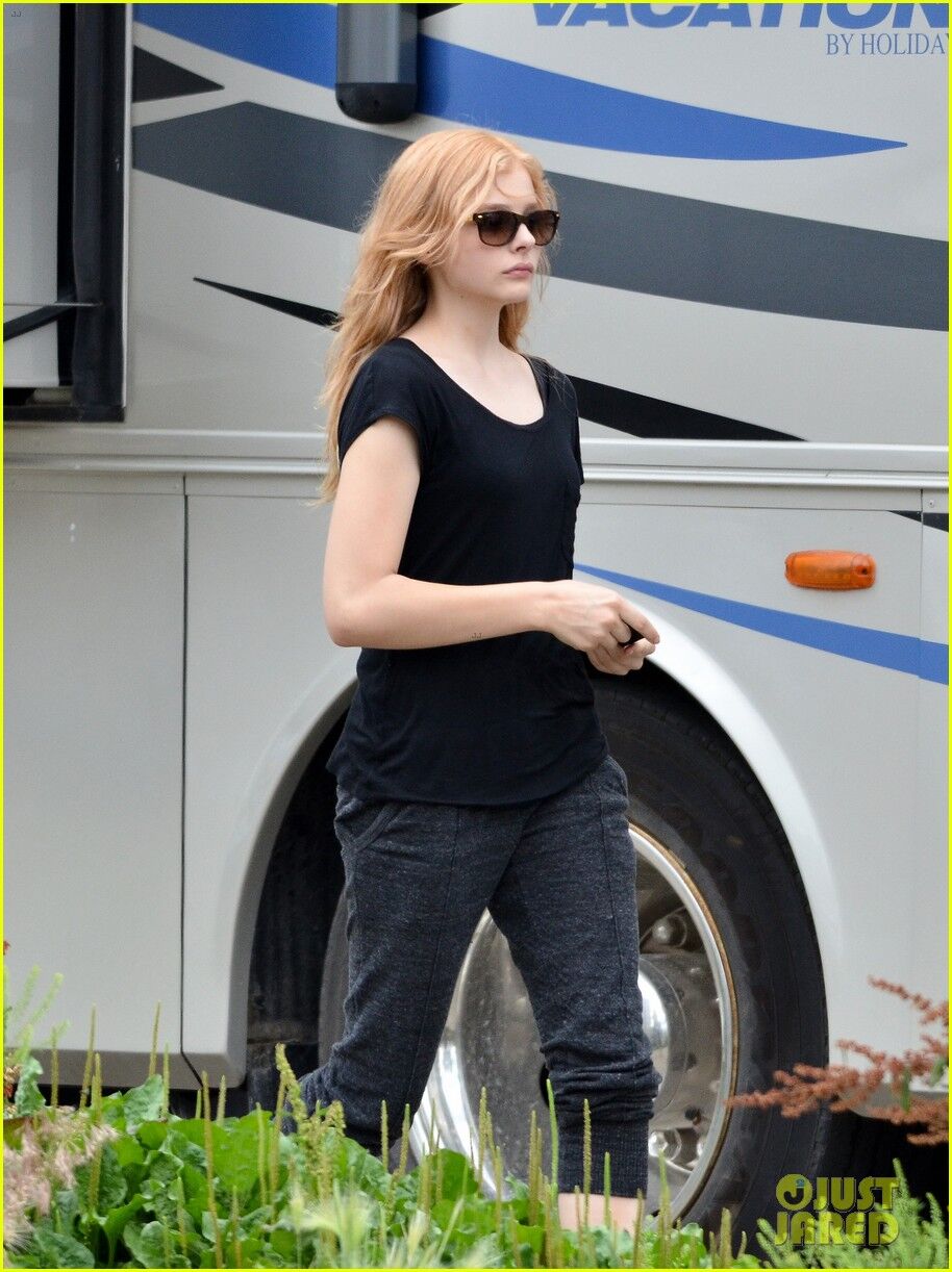 Суровая Хлоя Морец на съемках хоррора "Кэрри"