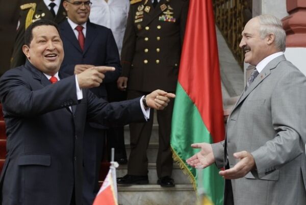 Лукашенко представил Чавесу своего преемника