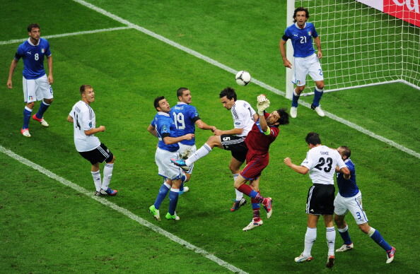 Италия феерично вышла в финал Евро-2012