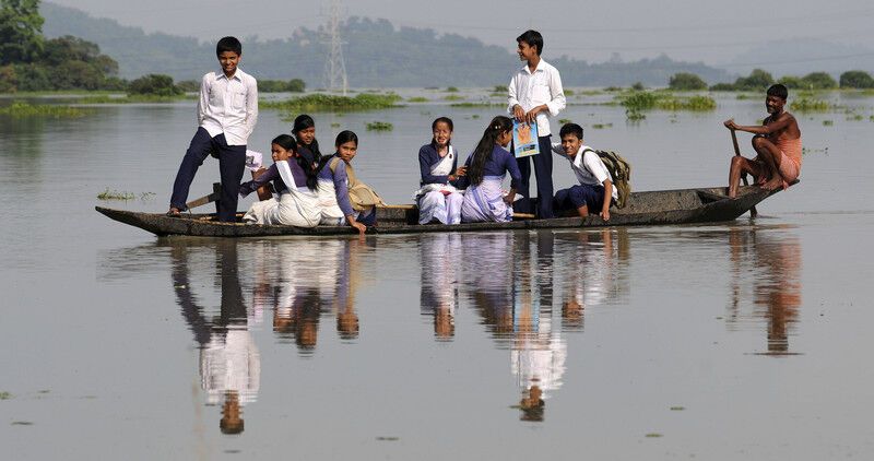 Из-за наводнения в Индии миллион человек покинули свои дома