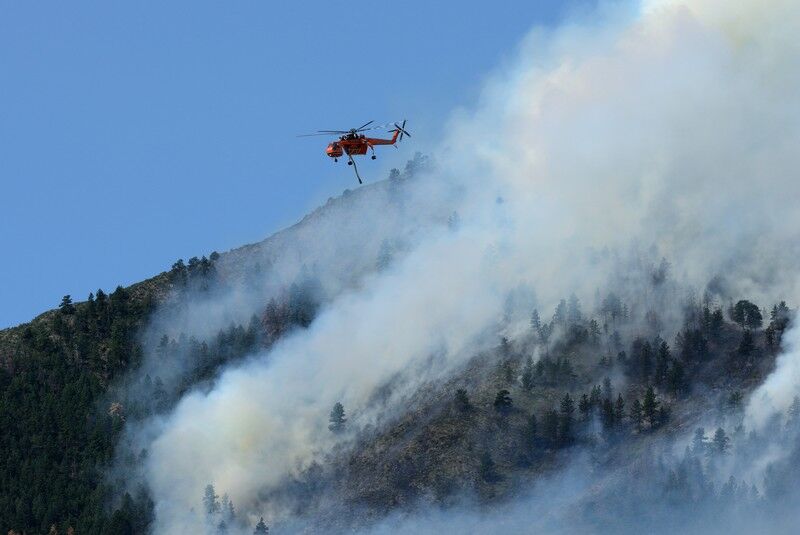 Лесные пожары в Колорадо будут тушить несколько недель