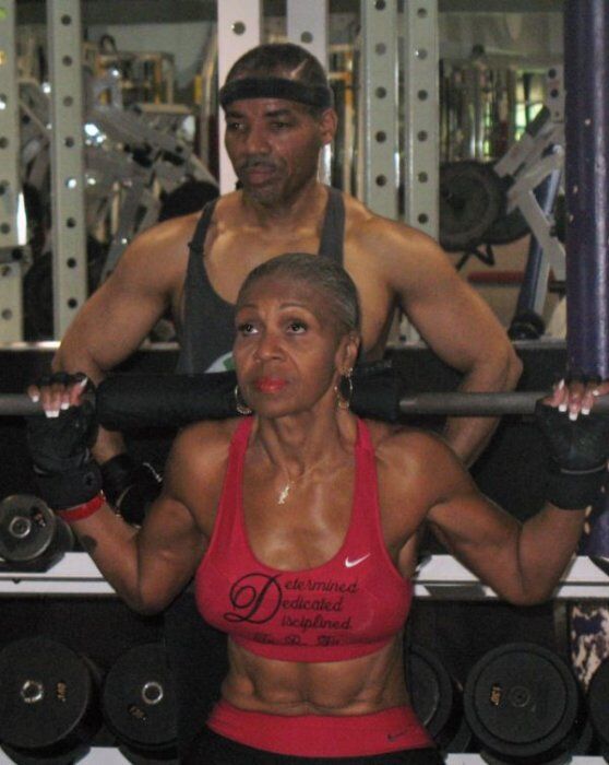 У 75 - ягідка знову