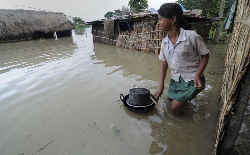 Из-за наводнения в Индии миллион человек покинули свои дома