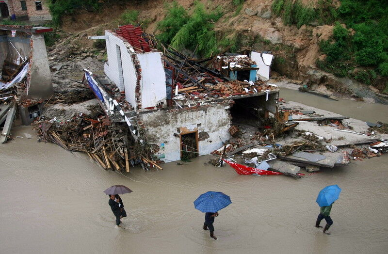 Зсуви в Китаї: десятки загиблих і зниклих без вести