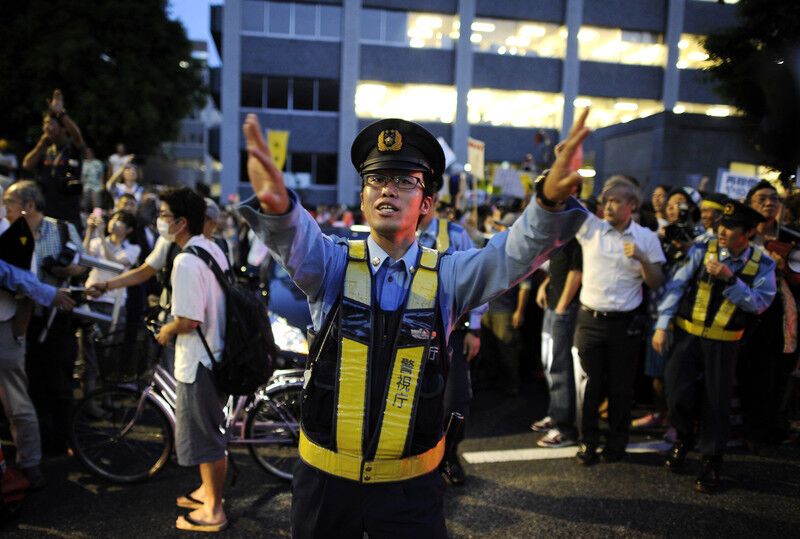 У Японії протести проти запуску атомного реактора