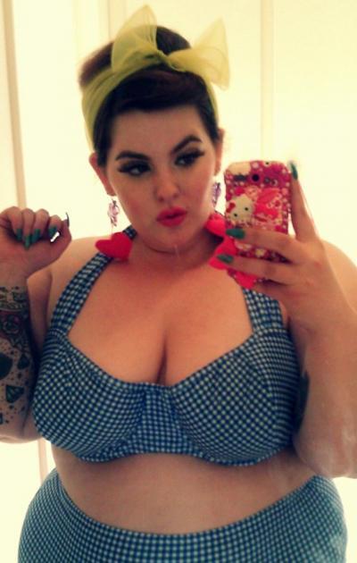 Толстушки в купальниках стали хитом Интернета. Фото