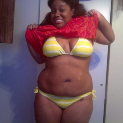 Толстушки в купальниках стали хитом Интернета. Фото