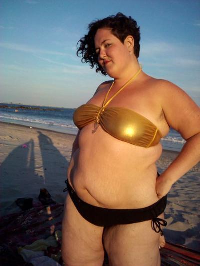 Толстушки в купальниках стали хитом Интернета. Фото