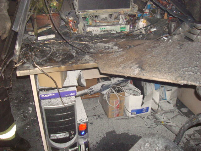 Ночью в Киеве горел офис. Фото