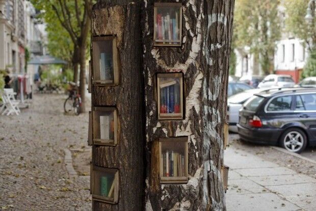 В Берлине появились бесплатные книжные автоматы