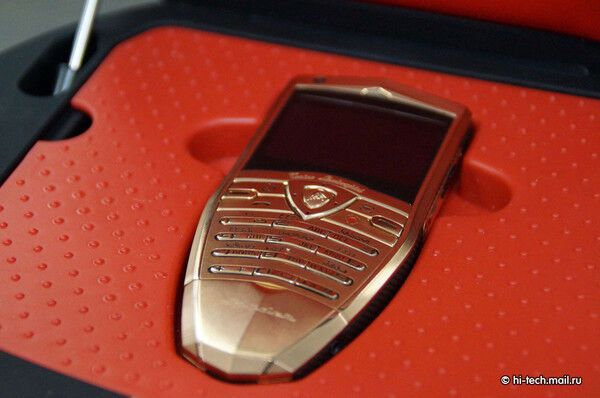 Lamborghini сделала телефоны и планшет для олигархов России. Фото  