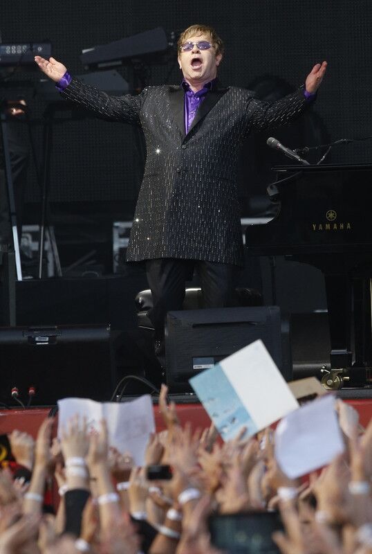 Элтон Джон и Queen "взорвали" Майдан. Фото. Видео