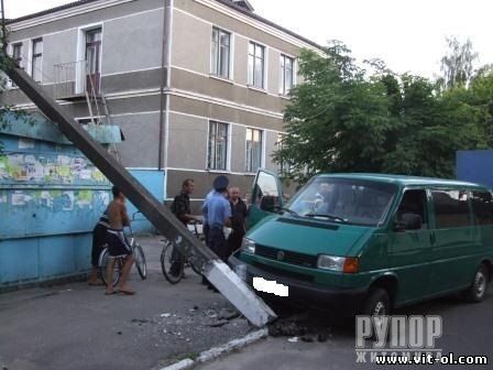 П'яний священик влаштував масштабне ДТП на Житомирщині. Фото