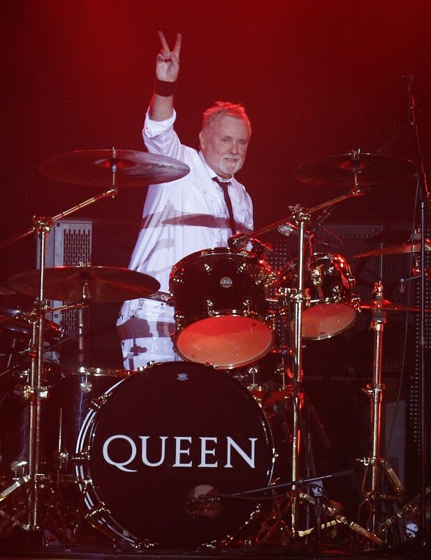 Элтон Джон и Queen "взорвали" Майдан. Фото. Видео