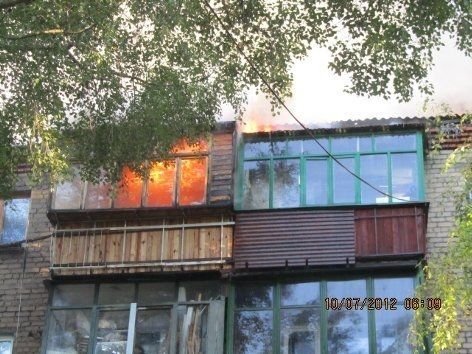 Пожар в пятиэтажке под Донецком оставил 12 семей без крова