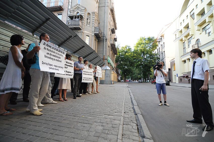 Медики Харькова взбунтовались против немецкого врача Тимошенко