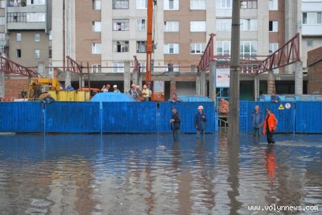 Луцьк затопило: на вулицях по метру води