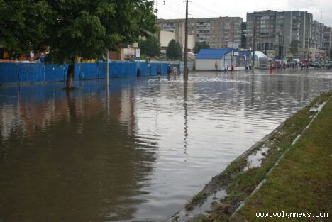 Луцьк затопило: на вулицях по метру води