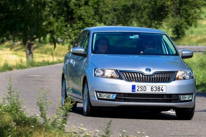 "Шкода" полностью рассекретила новый седан Skoda Rapid. Фото. Видео