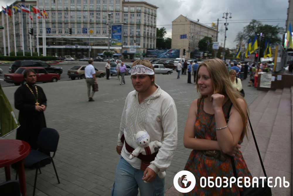 Український дім під дощем