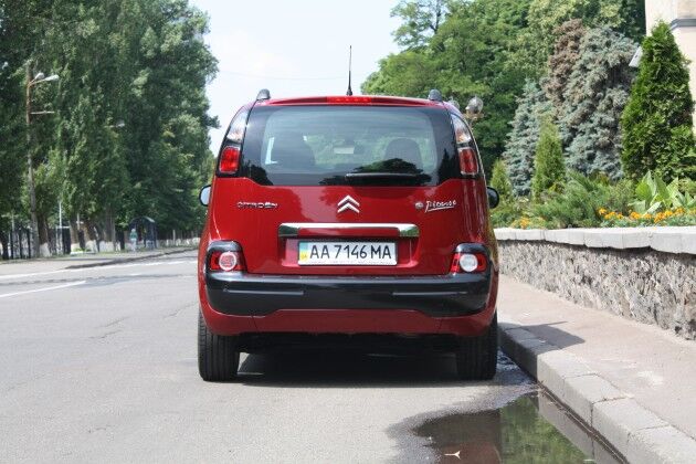 Недооцененный француз: тест-драйв микровэна Citroen C3 Picasso. Фото  