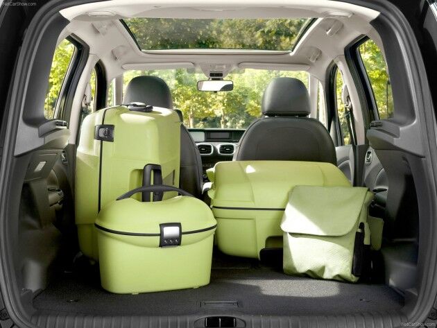 Недооцененный француз: тест-драйв микровэна Citroen C3 Picasso. Фото  