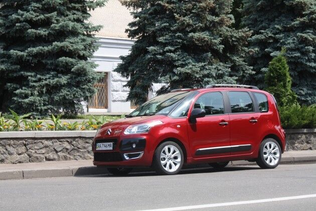 Недооцененный француз: тест-драйв микровэна Citroen C3 Picasso. Фото  