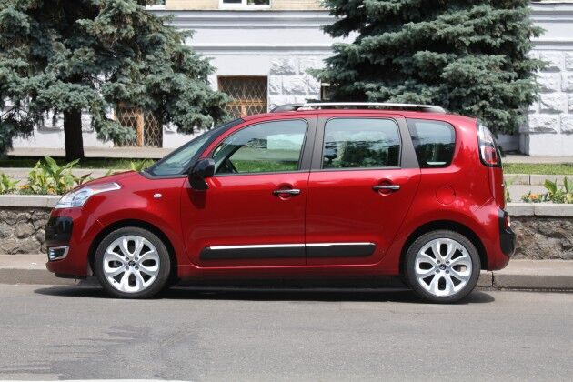 Недооцененный француз: тест-драйв микровэна Citroen C3 Picasso. Фото  