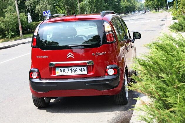 Недооцененный француз: тест-драйв микровэна Citroen C3 Picasso. Фото  