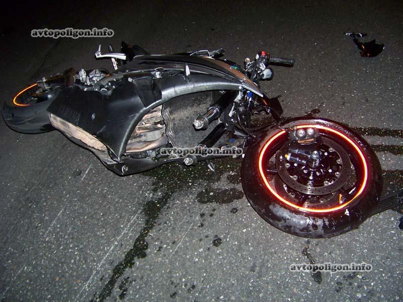 ДТП в Киеве: Toyota насмерть сбил мотоциклиста на Yamaha. Фото 