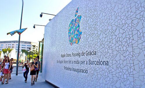 Секрет мозаики в стиле Гауди на новом магазине Apple. Фото   