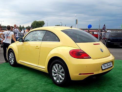 Названы украинские цены на официальный VW "Жук". Фото