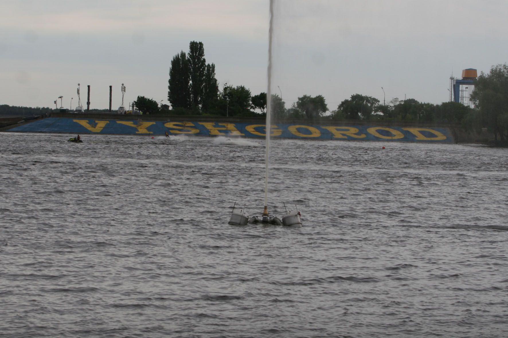 В Вышгороде гоняли болиды водной "Формулы-1"