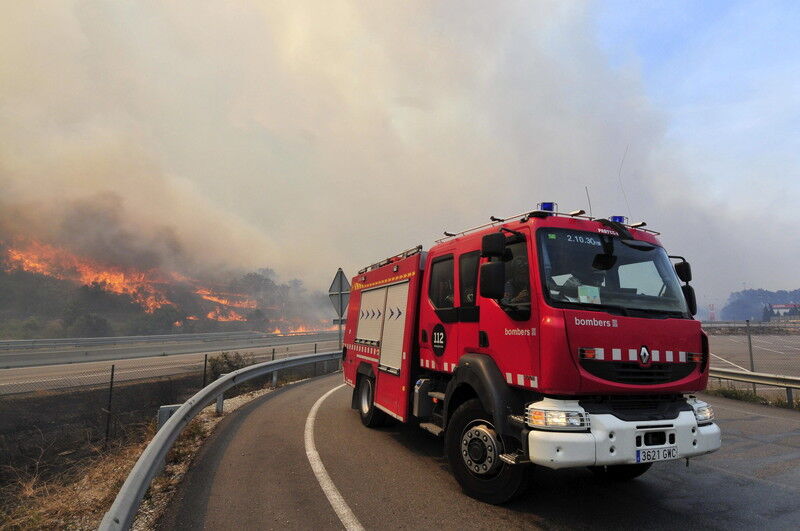 Лісові пожежі вирують на північному сході Іспанії: є загиблі