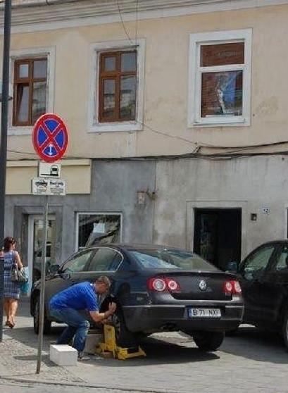 Оригинальный способ избавиться от блокиратора колес. Фото 