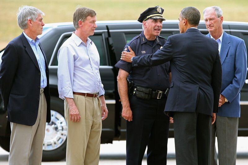 Обама зустрівся з родинами загиблих в Колорадо