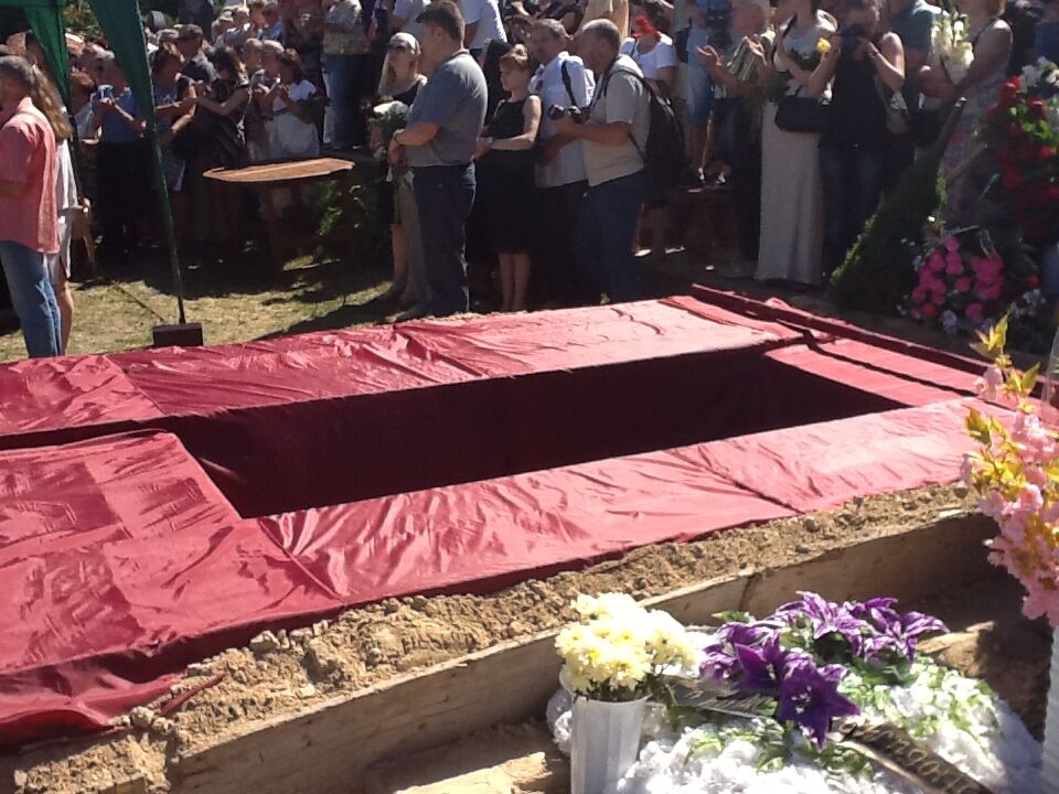 Ступку похоронили рядом с Лобановским