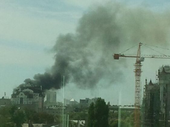 У центрі Одеси сильна пожежа