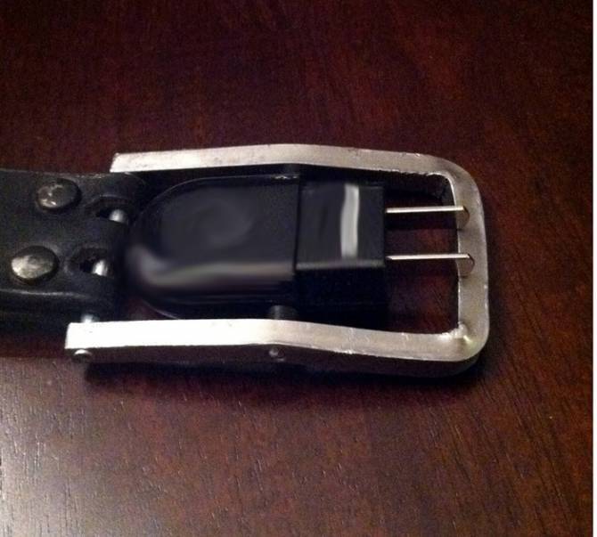 CaliBuilt Volt Buckle - пряжка-зарядка для зарядки смартфонов. Фото. Видео 