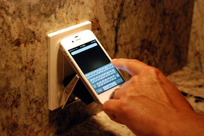 CaliBuilt Volt Buckle - пряжка-зарядка для зарядки смартфонов. Фото. Видео 