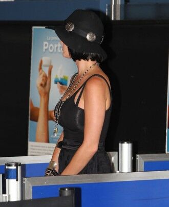 У Перри новый образ — "готки"