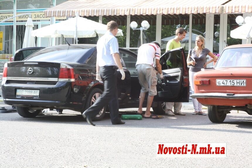 У Миколаєві з машини розстріляли чоловіка
