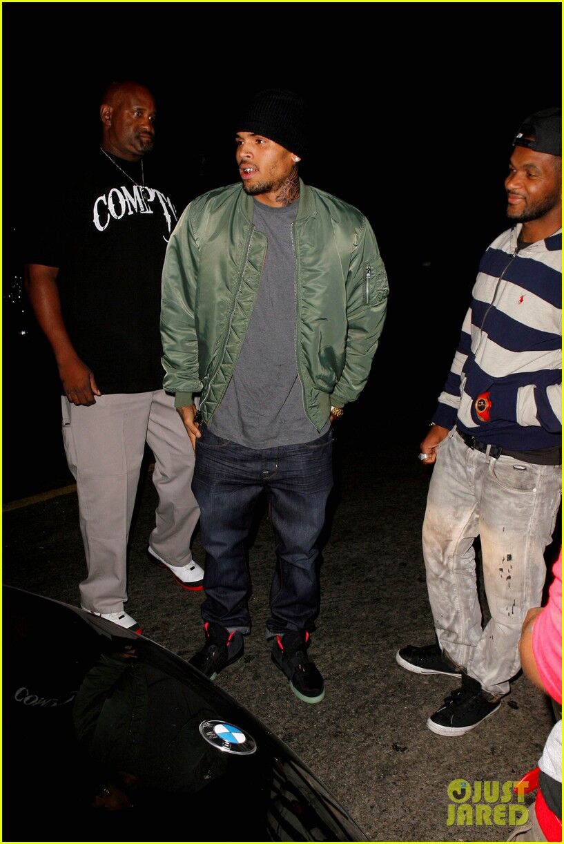 Крис Браун украсил свои зубы. Фото