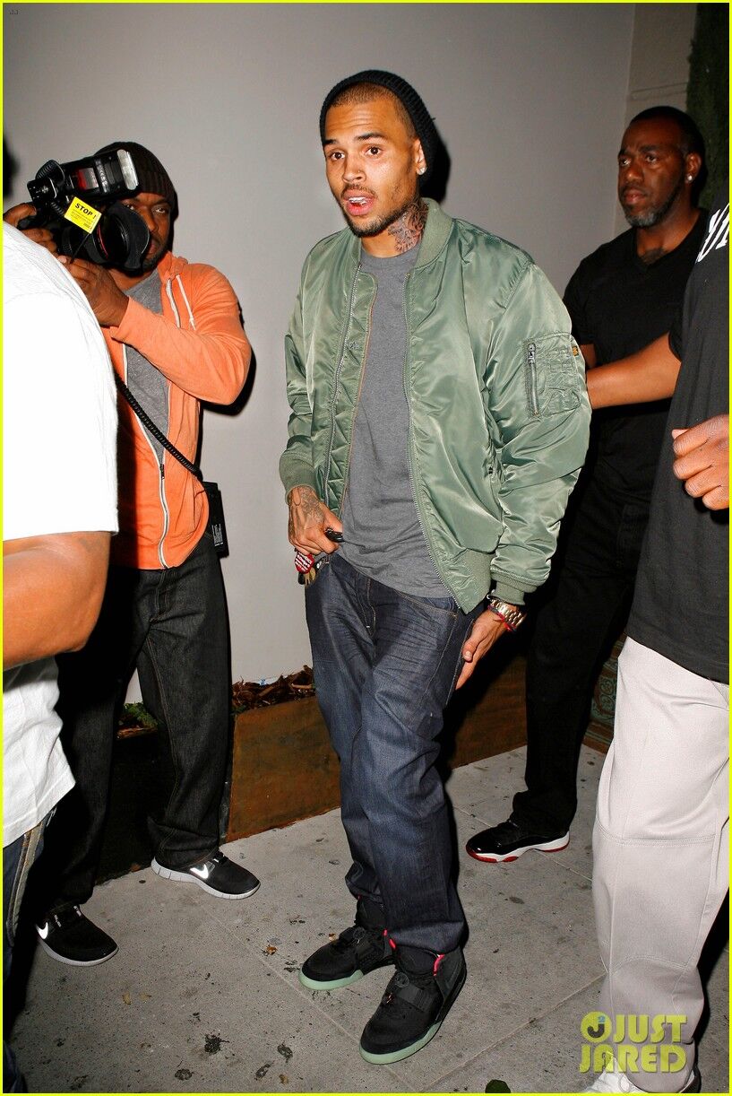 Крис Браун украсил свои зубы. Фото