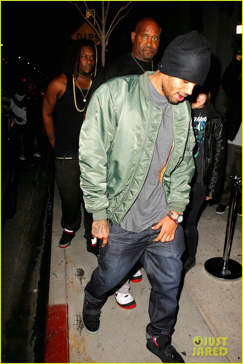 Крис Браун украсил свои зубы. Фото